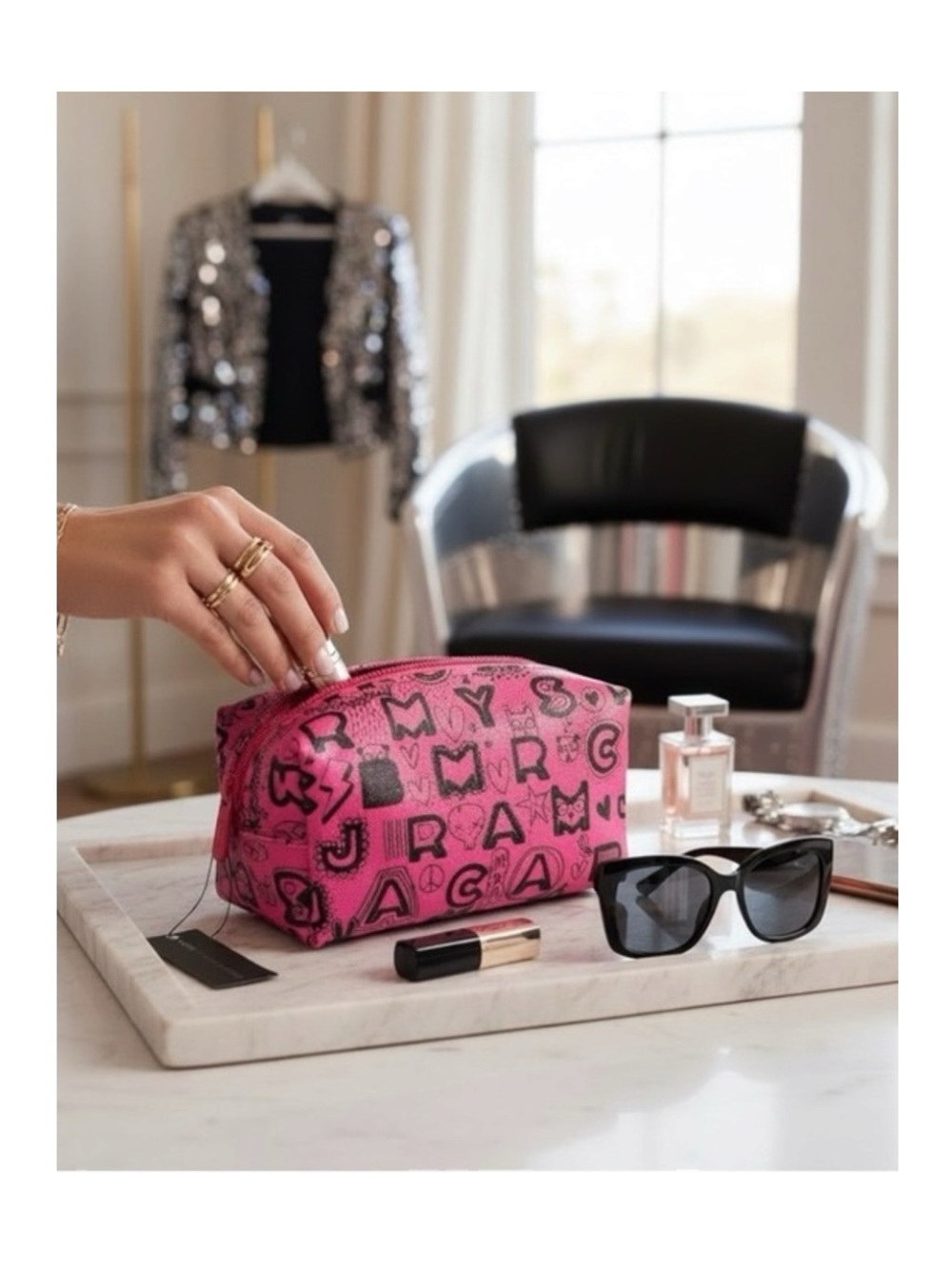 new Marc by Marc Jacobs 𒀭 Glossy Graffiti Print Zip Top Makeup Bag  𒀭 Ultra Pink